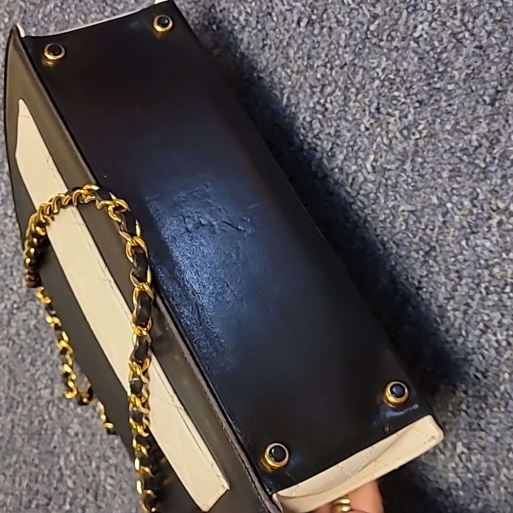 Vintage Chanel Bag - Picture 9 of 12